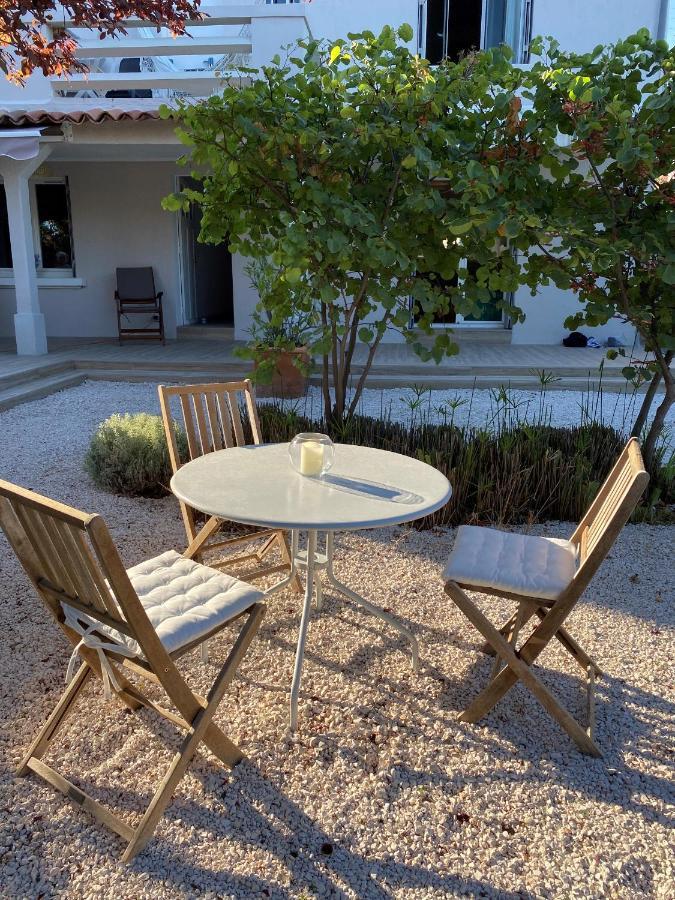 Appartement Rez De Villa Proche Port Et Plages De Sanary Kültér fotó