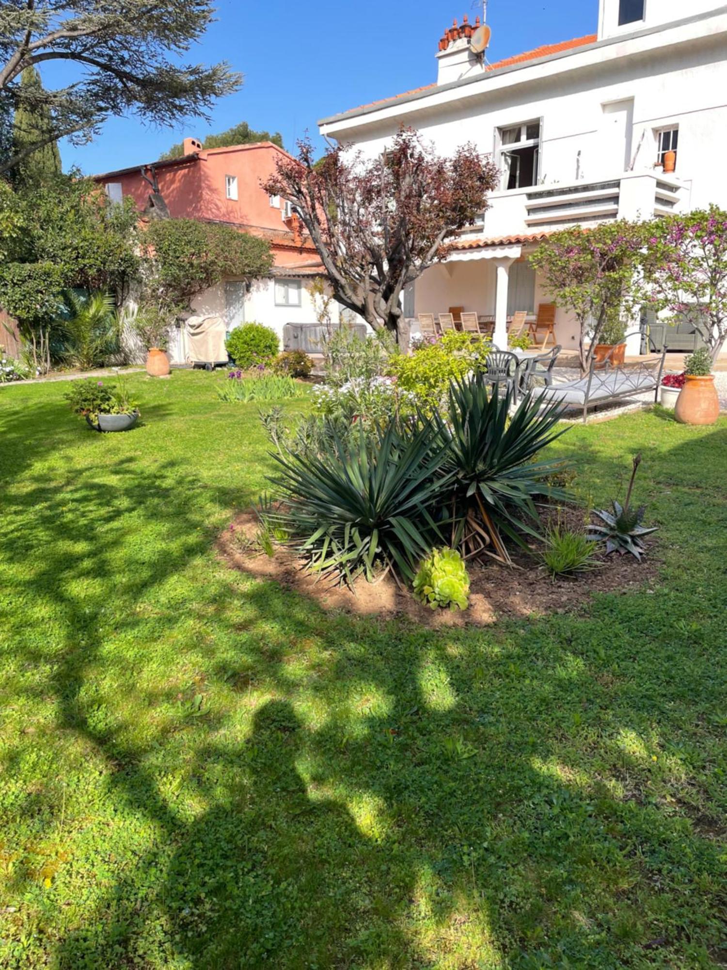 Appartement Rez De Villa Proche Port Et Plages De Sanary Kültér fotó