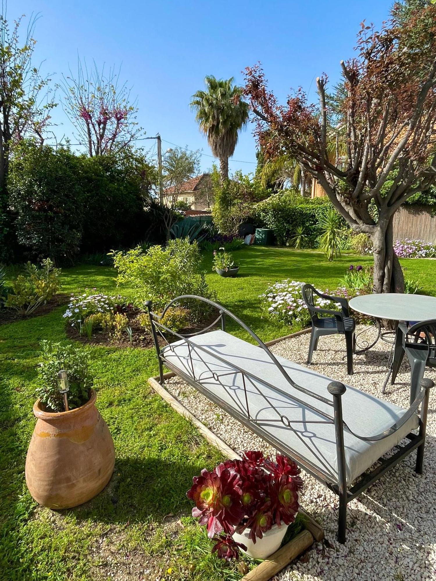 Appartement Rez De Villa Proche Port Et Plages De Sanary Kültér fotó